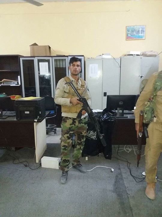 Iraqi PMUs take over Sinjar in northern Iraq after the Peshmerga withdrew   