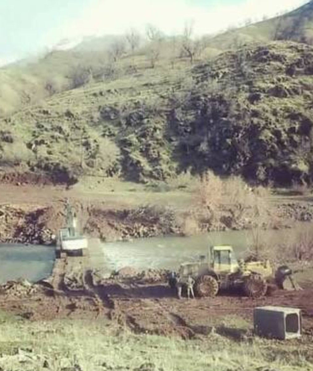 Turkey has entered the Heci Beg River, Bermize village and its surroundings, Siro Mountains and Geliyê Reş. Villagers say KDP wants to hand over the Bradost area to Turkey. Turkish army continue working with construction machines in Siro Mountains and the Bermize higher parts