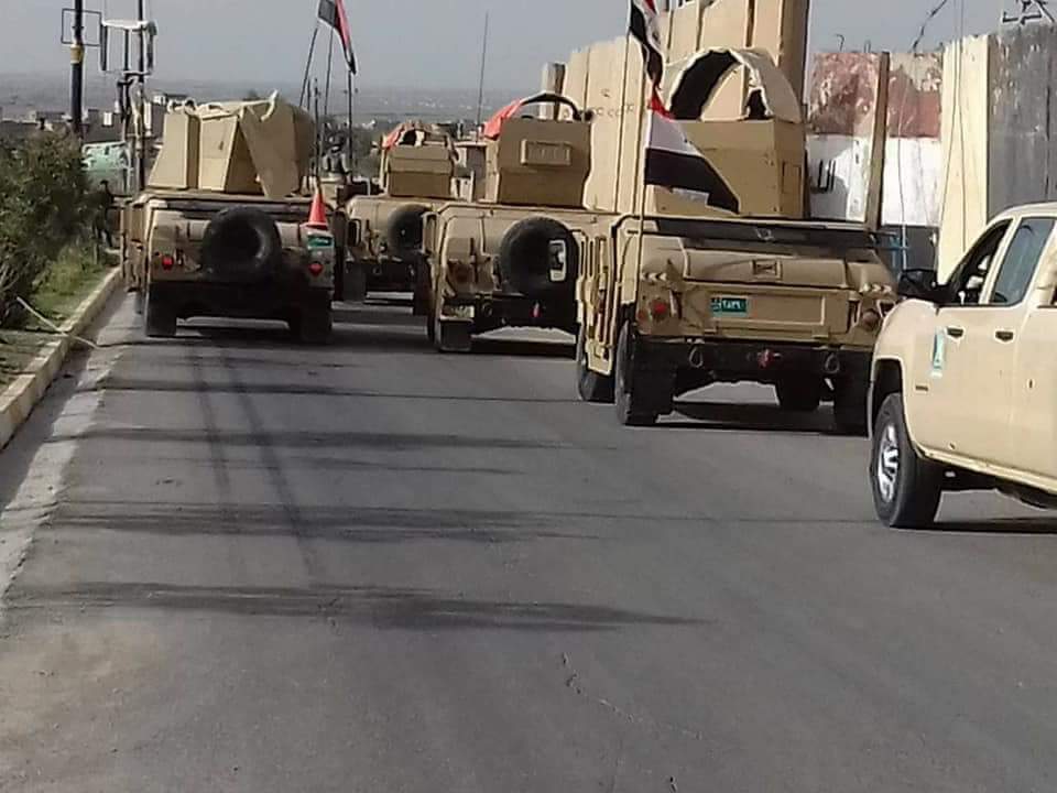 Arrival of Iraqi top generals in Shingal today. Iraqi army on the ground accompanied several Member of the Ministry of Defense in Sinune and Khanasor. At the checkpoints, which was handed over, the flags of the PKK and YBŞ were taken down and replaced.