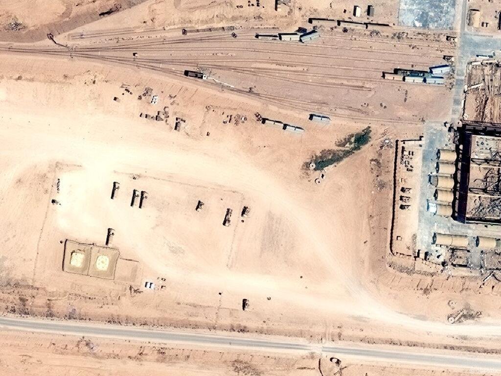 Coalition base at the phosphate plant rail yards in Al Qaim  expanded quite a bit since it has been used as artillery position by US and French troops. ALTUS aerostat at the base   