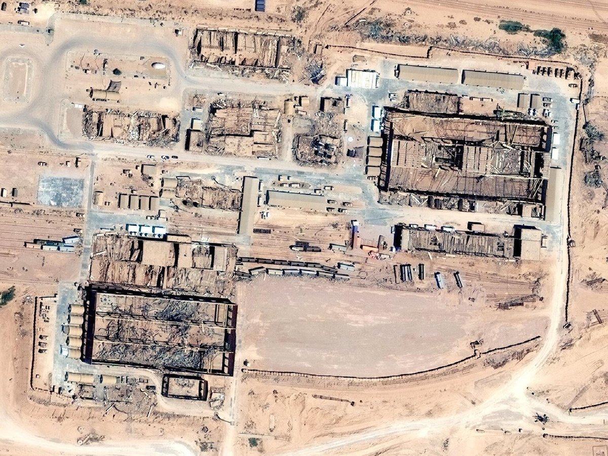 Coalition base at the phosphate plant rail yards in Al Qaim  expanded quite a bit since it has been used as artillery position by US and French troops. ALTUS aerostat at the base   