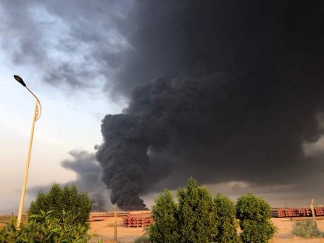 Outbreak of a major fire at al-Barzkan oil field in southern Iraq since last night.   