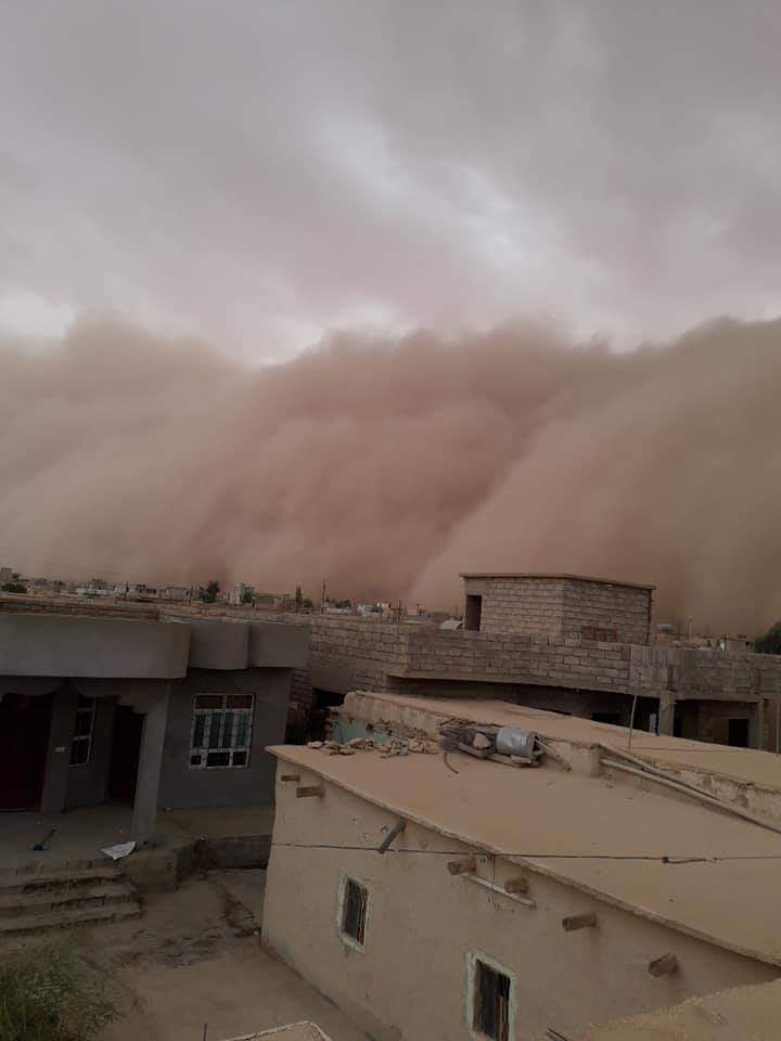 A sandstorm hits the Sinjar area.   