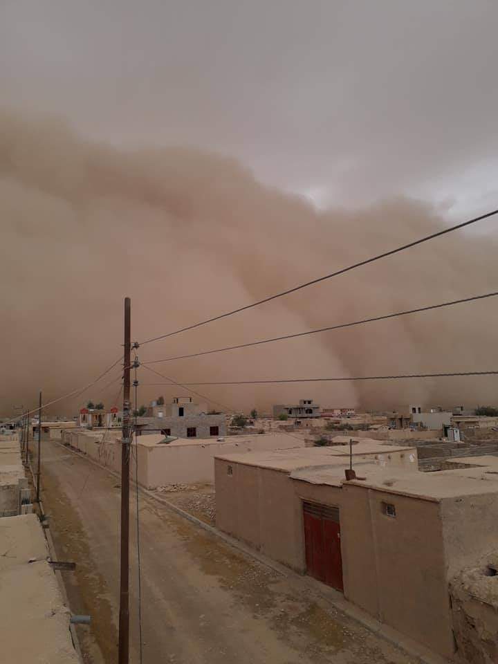 A sandstorm hits the Sinjar area.   