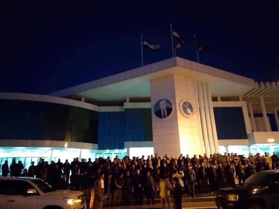 PUK deploy forces in front of headquarter in Kirkuk to prevent the Iraqi CT Forces to take down the Kurdistan flag.     