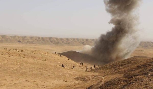 A member of the Iraqi Popular Mobilization Forces (Hashd al-Sha'bi) was killed in confrontations with ISIS militants in Dubz nortwest of Kirkuk on Monday.   