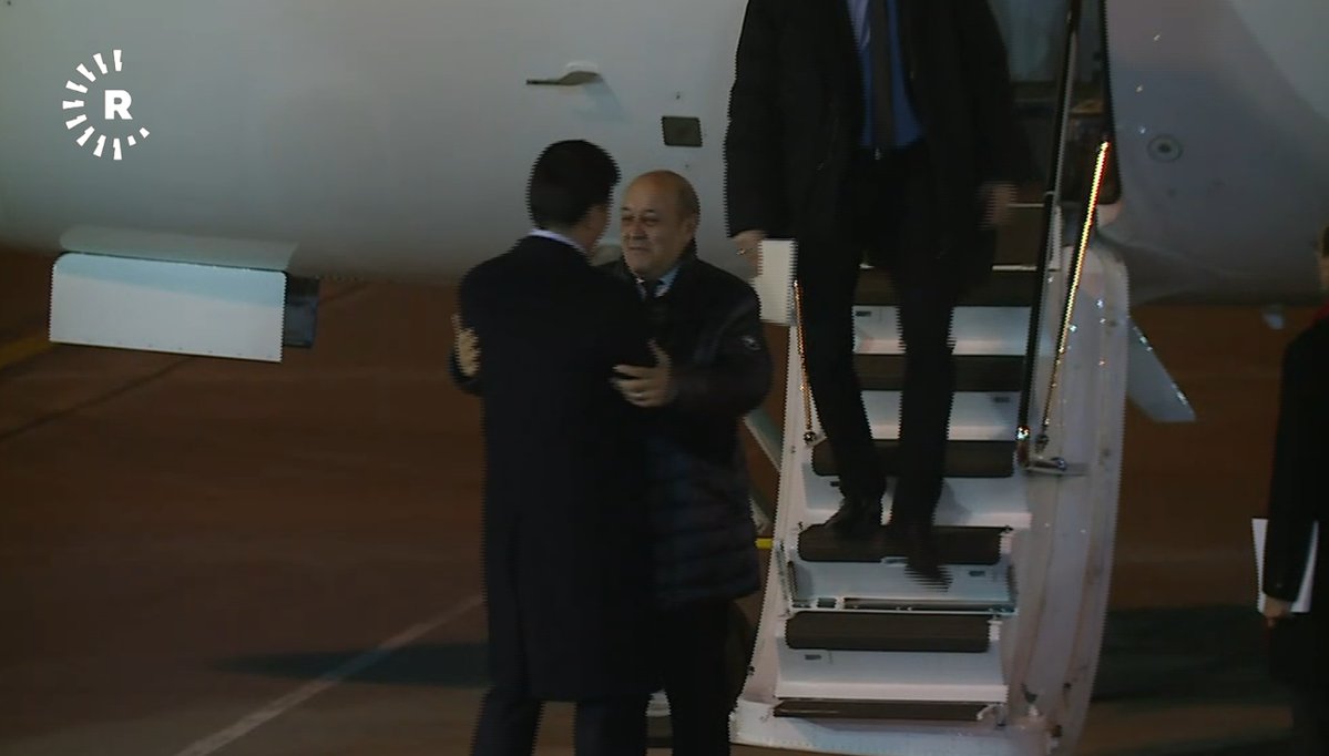 French FM @jy_ledrian arrives in Erbil, received by @PMBarzani   