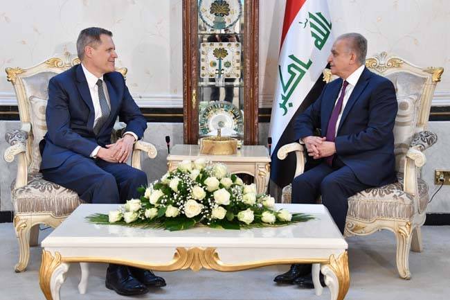 Iraqi Foreign Minister receives diplomatic papers of new US ambassador to Iraq.   