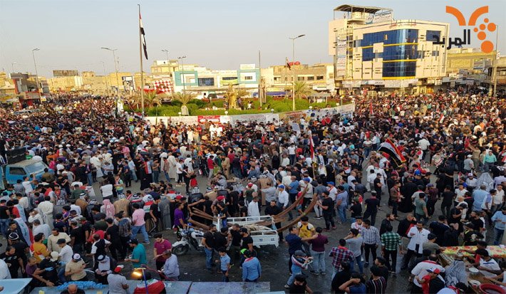 Habboubi Square in Nasiriyah filled with thousands of protesters