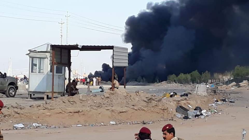 Demonstrators of Umm Qasr in Basra close the port of Umm Qasr, and the Marine Infantry Brigade expels the riot police - Many wounded and there are two serious cases