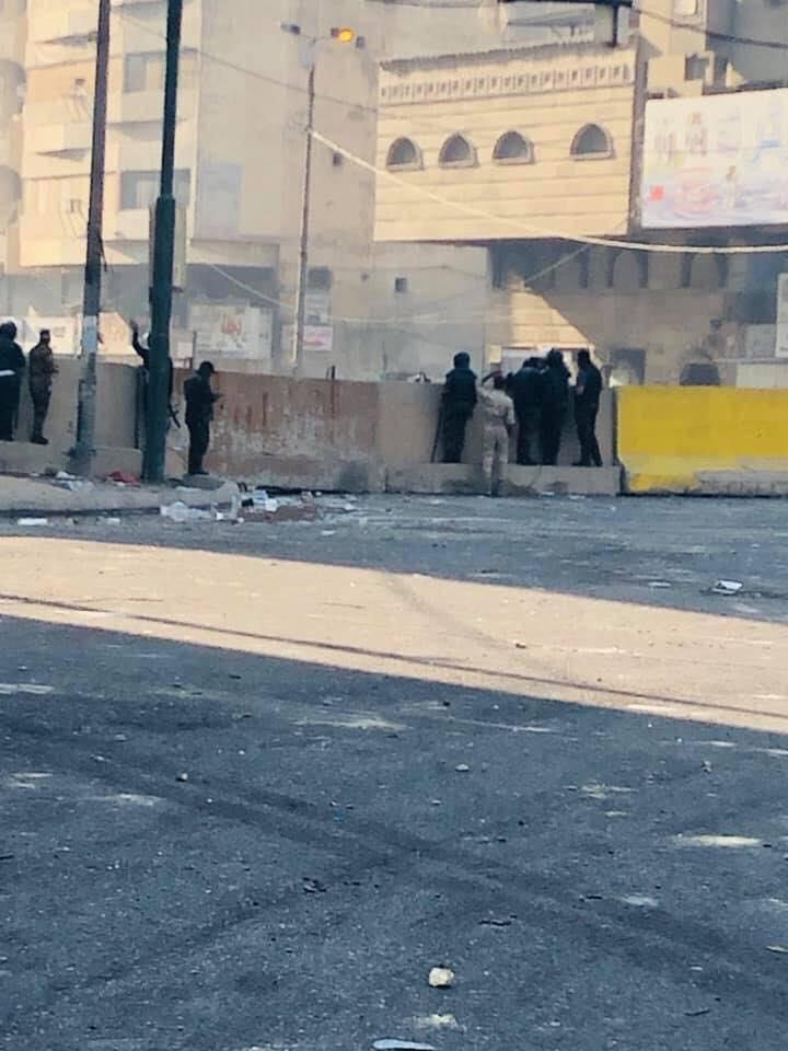 Government forces close al-Khalani Square in central Baghdad with concrete barriers in an attempt to restrict the demonstrators