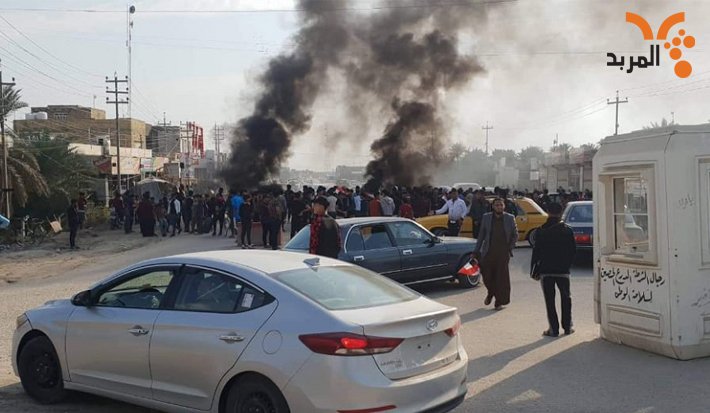 A demonstration in Al-'Akayka area and main bridge closed with burning tires