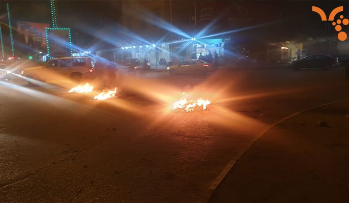 Tires burnt in the central Samawah