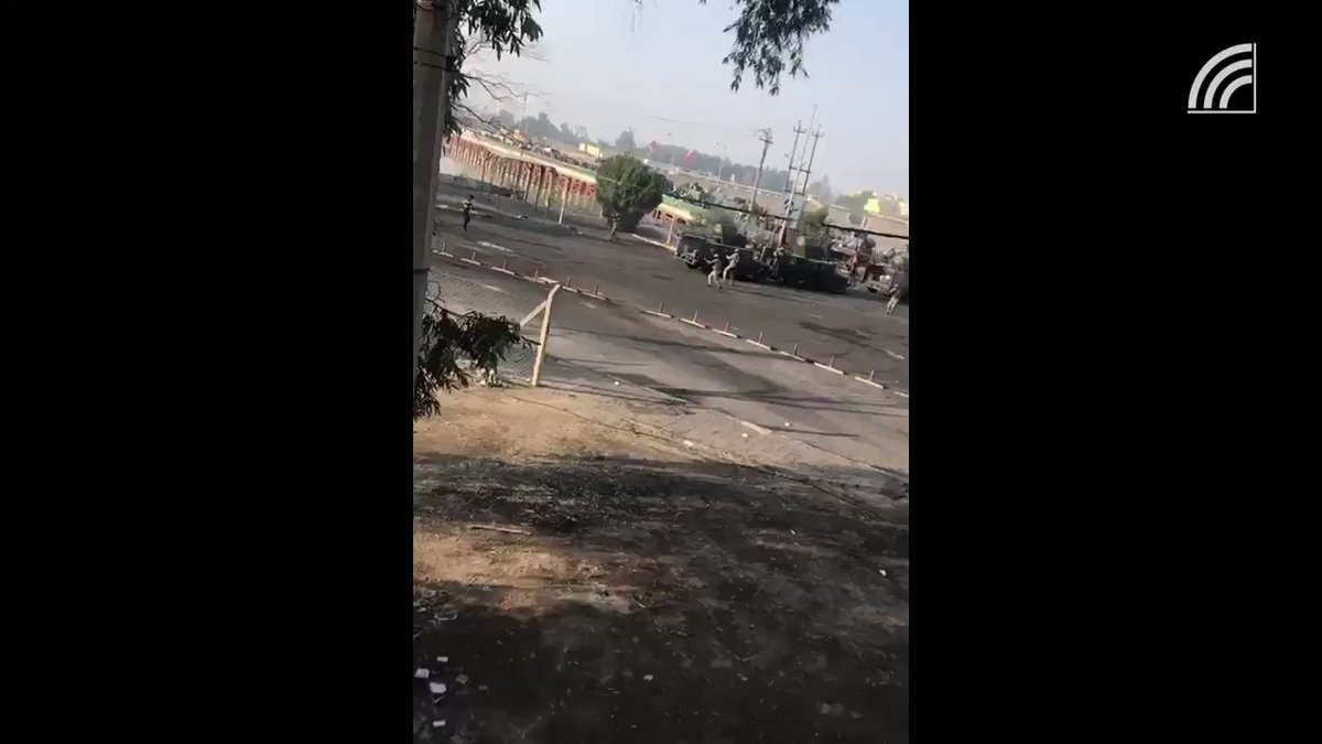 Government forces fire live bullets at demonstrators in Nasiriyah