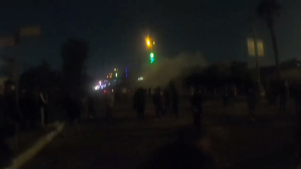 Karbala - Iraq Clashes between the demonstrators and security forces near the provincial building 