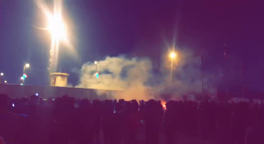 Iraqi armed forces fire live shots in Karbala. 