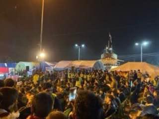 In pictures, hundreds of demonstrators flocked to the poetry festival Imprint of the Martyr at the sit-in square in Basra Governorate