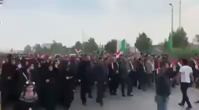 Najaf: The demonstrators chanted Neither America nor Iran