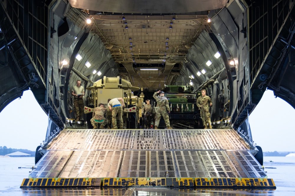 US Army send more military equipments to @82ndABNDiv in Iraq due to threats from Iran and PMF militias