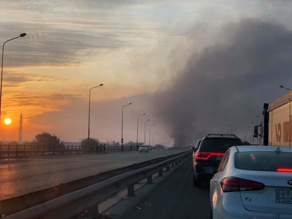 Demonstrators cut through the burning tires the intersection of Cordoba in the middle of Baghdad in front of the traffic movement, which led to the exit of the traffic from the Muhammad Al-Qasim Highway towards the Bab Al-Sharqi area