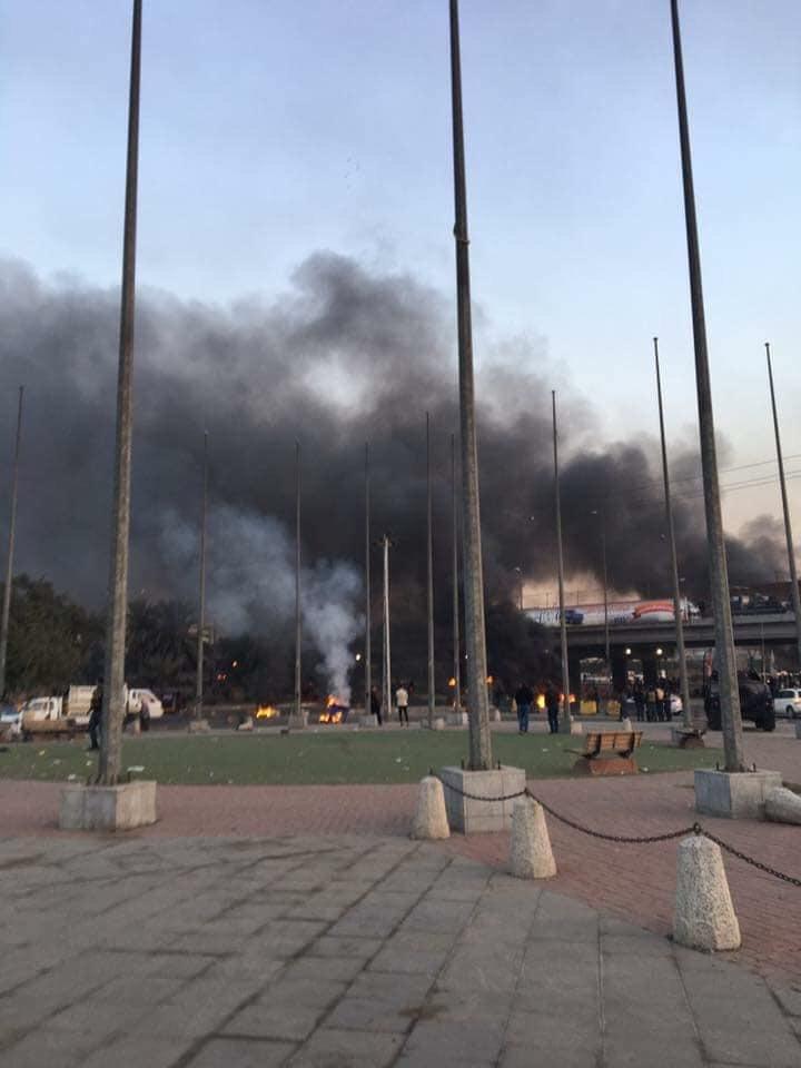 Demonstrators cut through the burning tires the intersection of Cordoba in the middle of Baghdad in front of the traffic movement, which led to the exit of the traffic from the Muhammad Al-Qasim Highway towards the Bab Al-Sharqi area