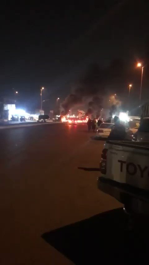 Baghdad. The demonstrators are closing the intersection of General Security in the Al-Baladiyat district