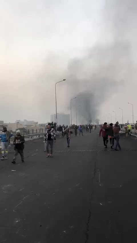 The moment the riot forces entered the area of demonstrators in the Muhammad Qasim Bridge in the capital, Baghdad, and wounded a number of them.