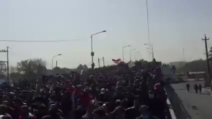 Tens of thousands of Dhi Qar residents march out to protest against government forces' repression.