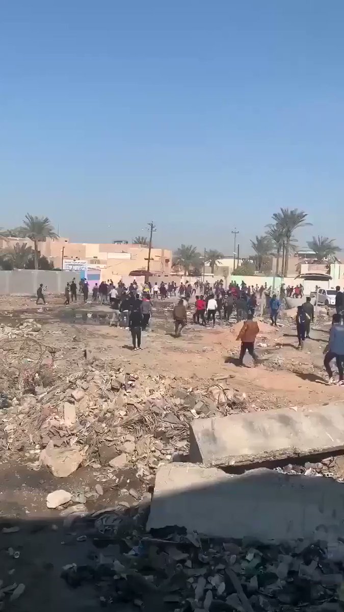 Demonstrators pushed Sadr supporters from the square in Babil Governorate and pursue them away