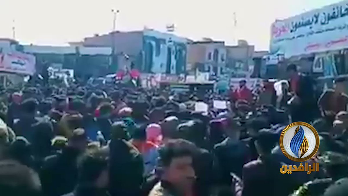 Sit-in at Habboubi Square in the city of Nasiriyah, southern Iraq, embraces the crowds of university students, who went out to support the demands of the October Revolution