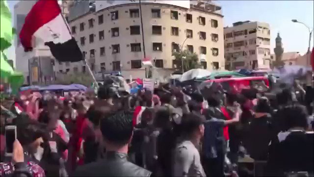 Baghdad : The continued flow of demonstrators from the city of Nasiriyah to Tahrir Square