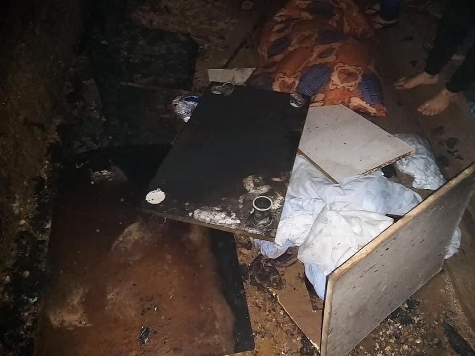 بالصور   اخماد حريق اندلع داخل خيمتين ضمن مخيم كبرتو للنازحين في محافظة دهوك، ما أسفر عن أضرار مادية من دون وقوع أية خسائر بشرية.   العراق