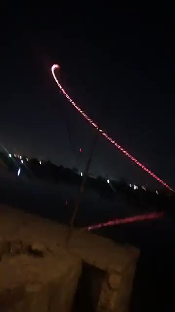 Video of US air defences CRAM firing into sky of Baghdad tonight intercepting incoming rockets heading for the Iraqi Green Zone