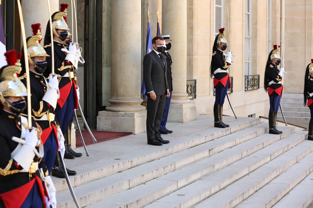 Kurdistan Region President @IKRPresident just arrived at Élysée Palace where he was received by his French counterpart @EmmanuelMacron