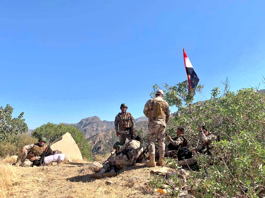 A military source shared some information on the new base built by Iraqi border Guards and Peshmergas from Duhok command,  The base is built on top of Hantur/Xamtir mountain,  Note (Hantur/Xamtir is controlled by TAF in earlier operations in Haftanin )