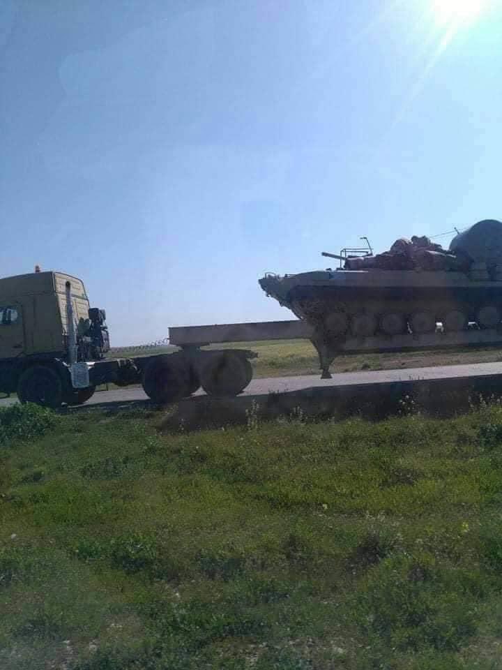 Dozens of Iraq's Army's military vehicles, tanks approaching Sinjar near Musul as a preparation for targeting PKK militants