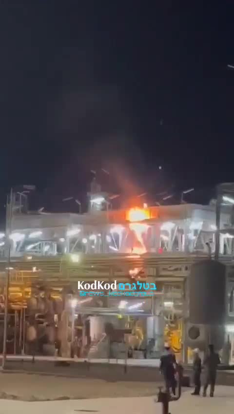 Initial report: A fire broke out in a refinery near Basra in Iraq.