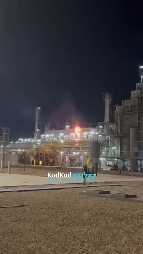 Initial report: A fire broke out in a refinery near Basra in Iraq.