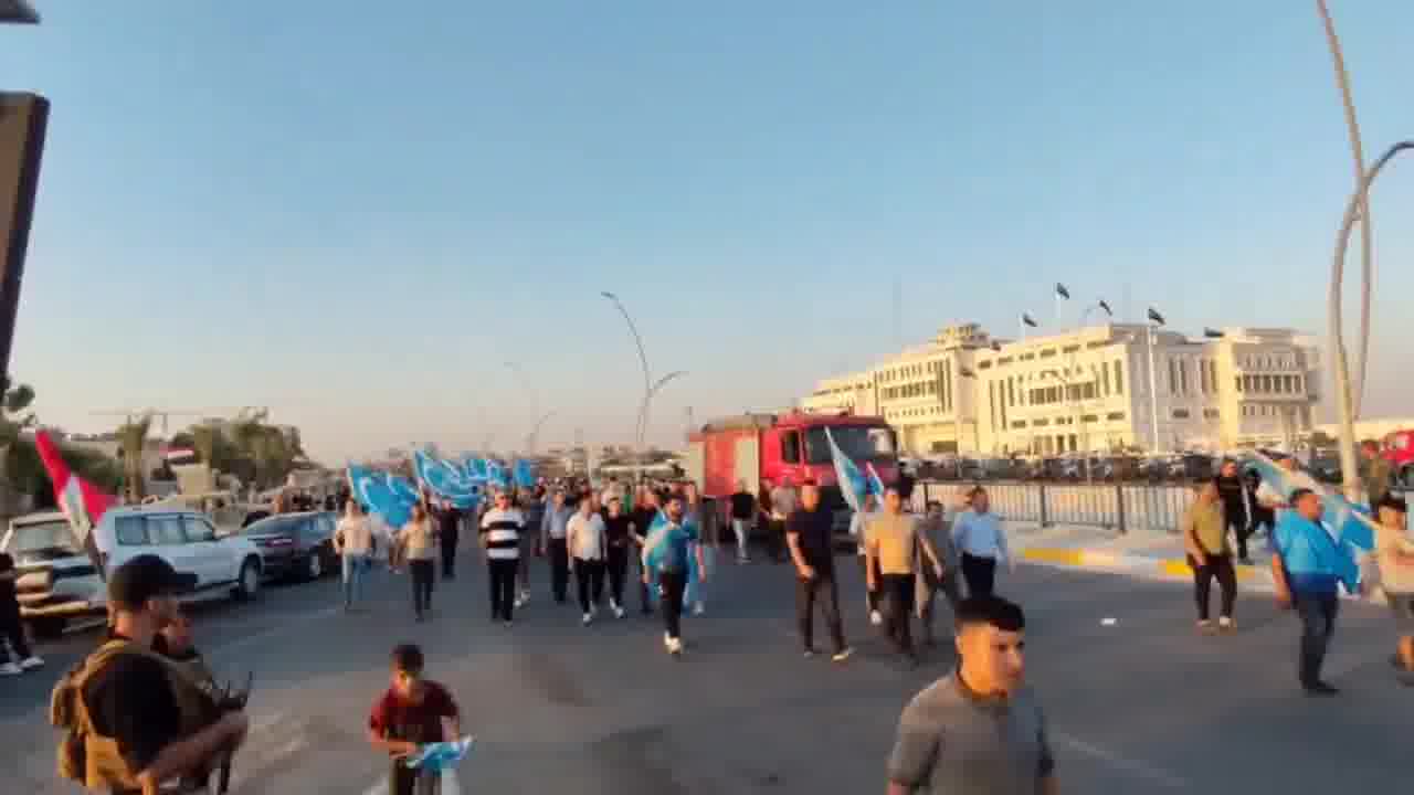 Turkmen Front supporters demonstrated in Kirkuk today, protesting the formation of the local government, which they allege is illegitimate. Notably, many demonstrators were observed displaying the Grey Wolves or Bozkurt hand gesture, a symbol associated with pan-Turkic nationalism