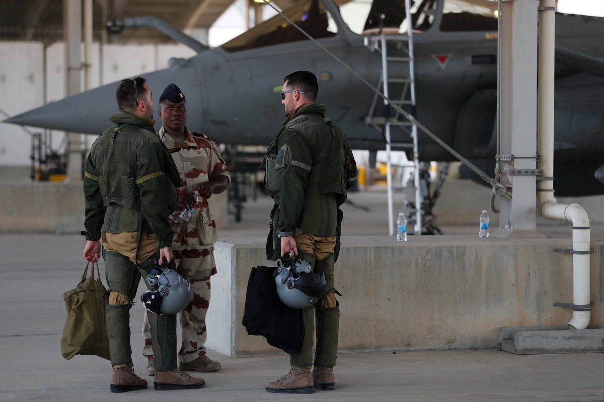 A joint Iraqi-French exercise with the participation of French Rafale and Iraqi F-16 aircraft, which took off from Balad Air Base. AFP