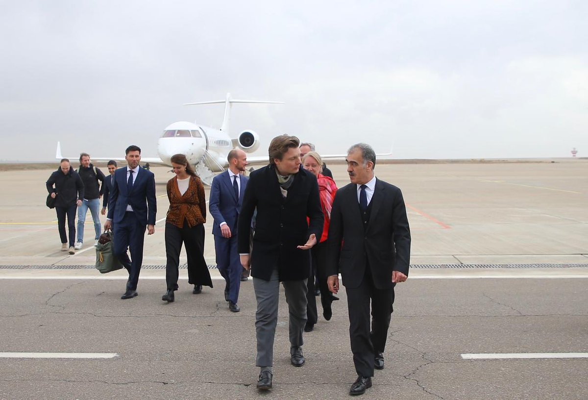 Minister obrony Holandii @rubenbrekelmans odwiedził dziś region Kurdystanu i holenderskie wojska w bazie w Irbilu. Został powitany przez szefa DFR @SafeenDizayee