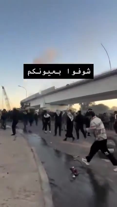 Clashes erupted between Iraqi police and protesters attempting to storm the US embassy in the Green Zone.