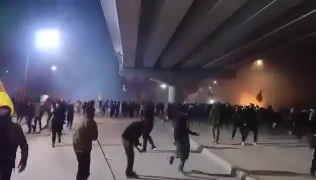 Intense clashes continue near the US Embassy in Baghdad, Iraq