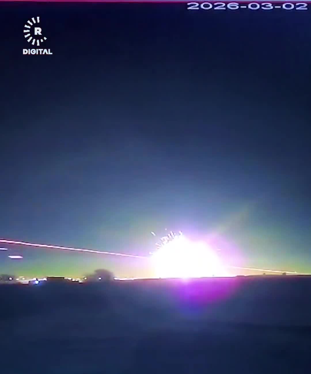 Na nagraniu widać, jak irański jednokierunkowy dron szturmowy został dziś wieczorem pomyślnie przechwycony przez amerykański system C-RAM na międzynarodowym lotnisku w Irbilu w Kurdystanie, w północnym Iraku