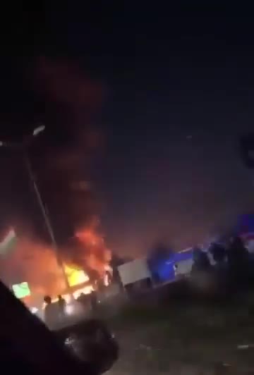 Dziś wieczorem irański dron zaatakował stolicę Rządu Regionalnego Kurdystanu Irbil (Hewlêr). Celem ataku miało być biuro irańsko-kurdyjskiej partii PAK.