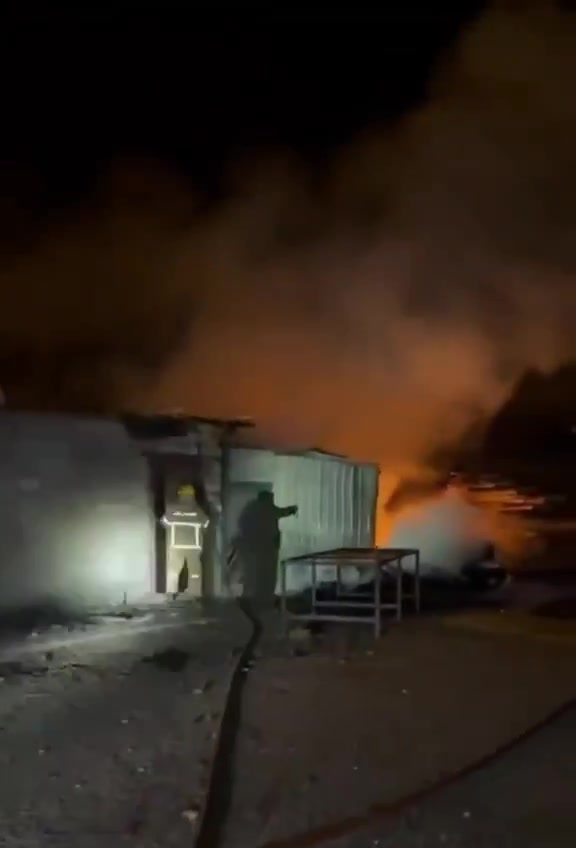 Video: A suspected U.S. or Israeli airstrike targeting an Iraqi Shiite militia base near the city of Mosul has reportedly inflicted at least 4 casualties from the Kataib al-Imam Ali and Quwat Waad Allah armed factions