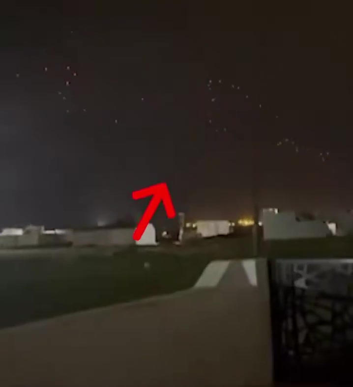 A drone attack on the PUK Peshmerga headquarters in Sulaimani’s Tasluja area, with the Peshmerga stationed there appearing to fire desperately at the incoming drone. No casualties have been reported