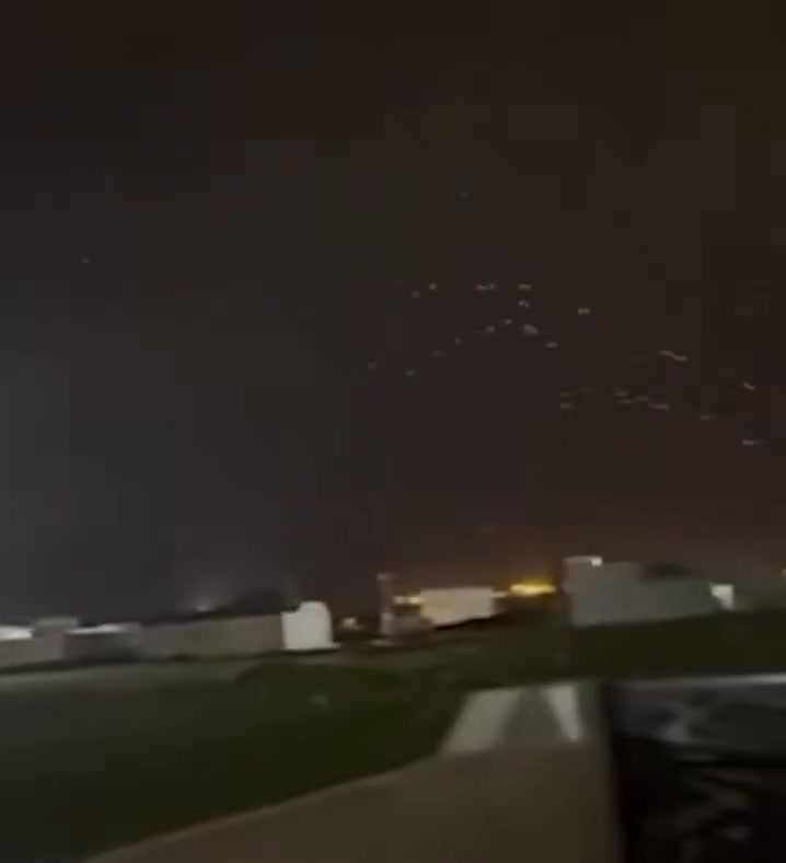 A drone attack on the PUK Peshmerga headquarters in Sulaimani’s Tasluja area, with the Peshmerga stationed there appearing to fire desperately at the incoming drone. No casualties have been reported