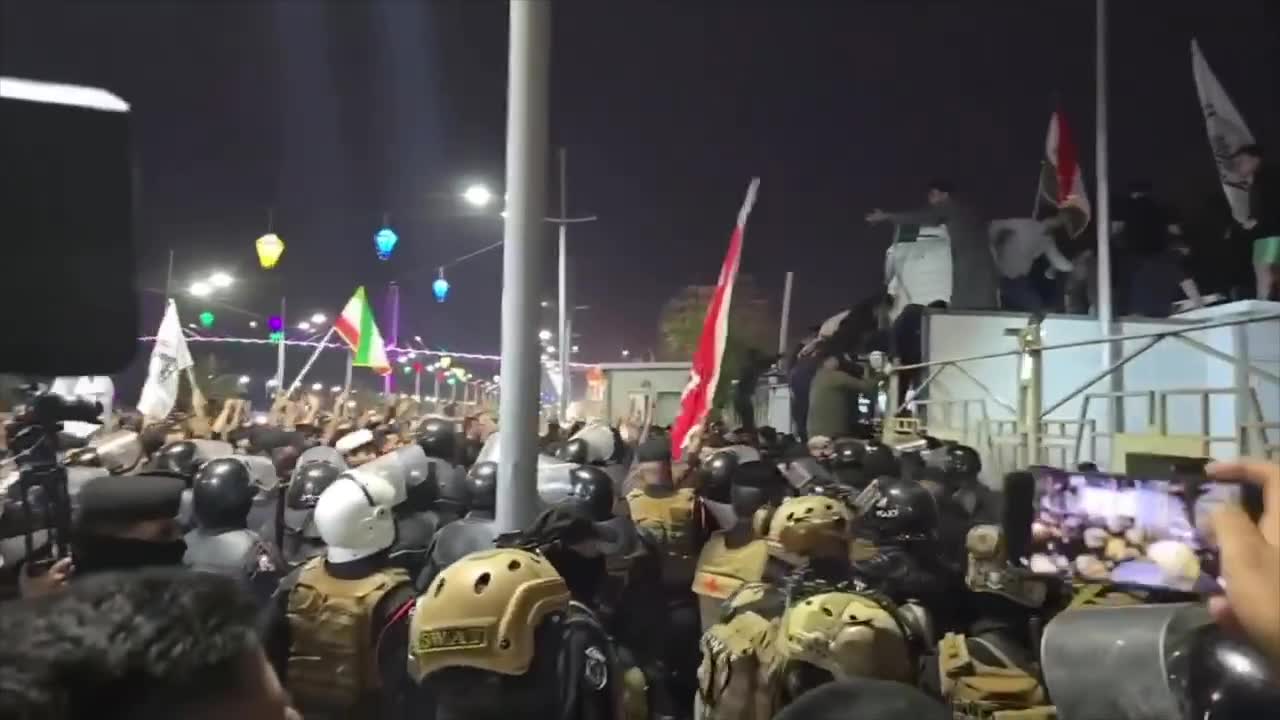 The protests continue on the Basra Corniche in front of the Kuwaiti Consulate, in protest against the bombing of a house in Safwan from Kuwaiti territory.