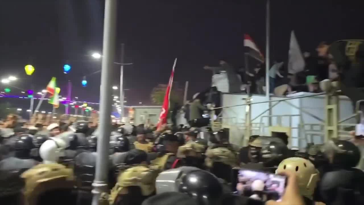 The protests continue on the Basra Corniche in front of the Kuwaiti Consulate, in protest against the bombing of a house in Safwan from Kuwaiti territory.